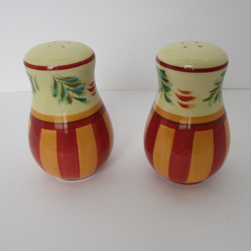 small ceramic salt & pepper shaker set